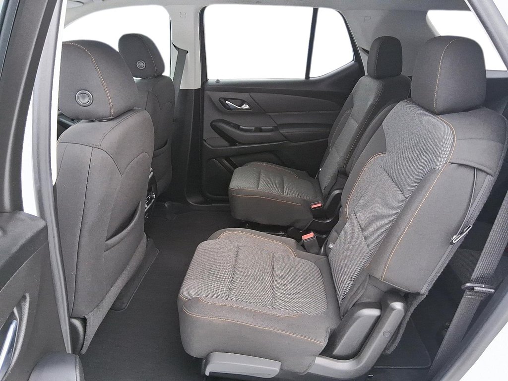 2021 Chevrolet Traverse AWD LT in Stratford, Ontario - 9 - w1024h768px