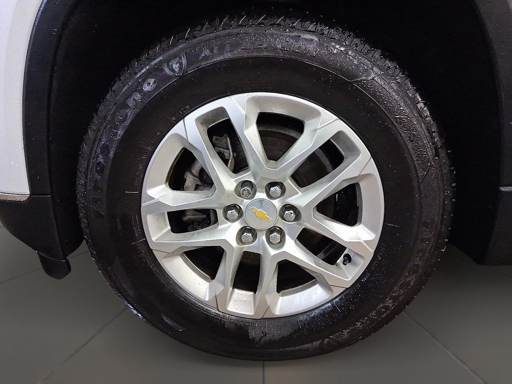 2021 Chevrolet Traverse AWD LT in Stratford, Ontario - 7 - w1024h768px