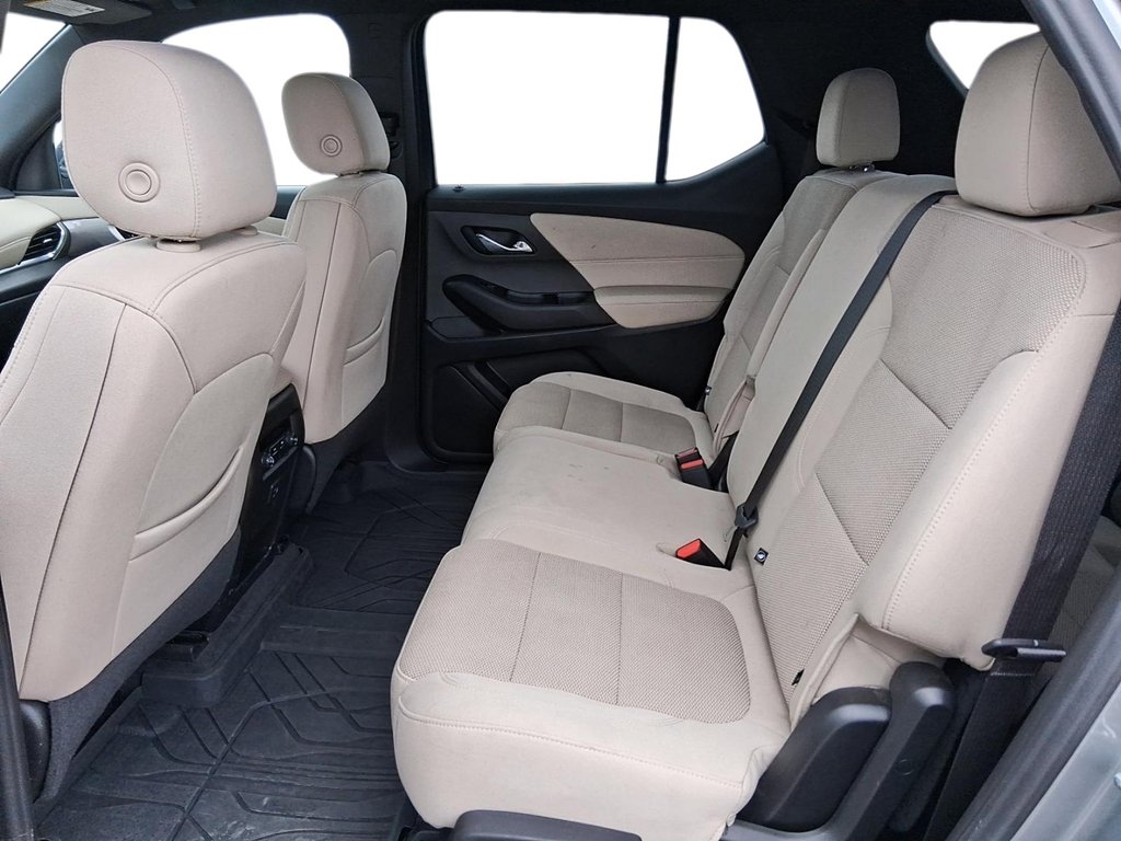 2023 Chevrolet Traverse AWD LS in Stratford, Ontario - 9 - w1024h768px