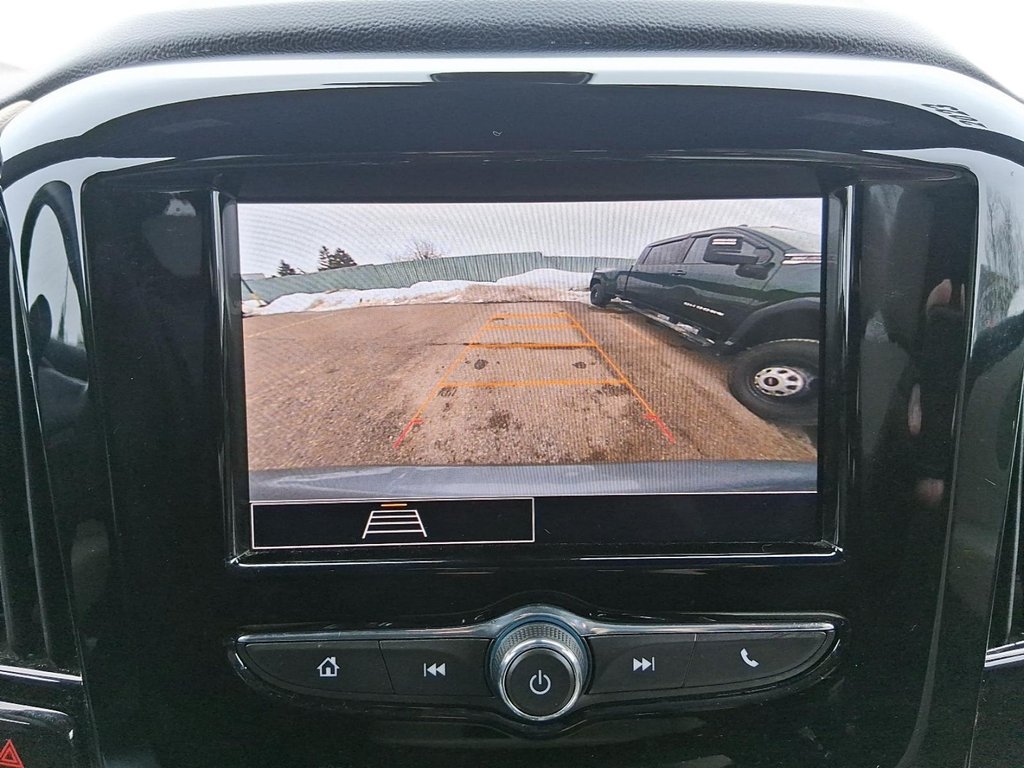 2023 Chevrolet Traverse AWD LS in Stratford, Ontario - 19 - w1024h768px