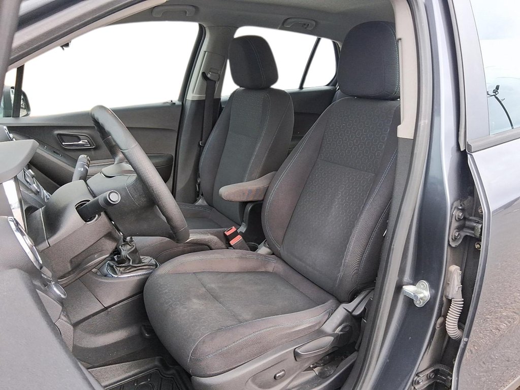 2013 Chevrolet Trax LS FWD in Stratford, Ontario - 9 - w1024h768px