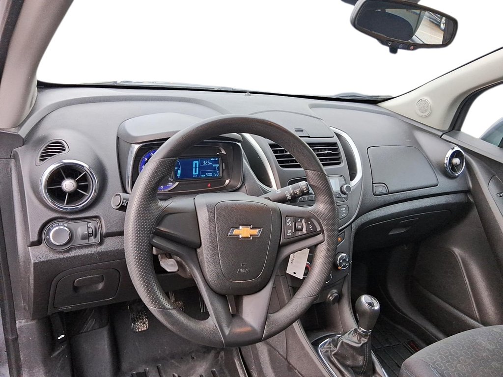 2013 Chevrolet Trax LS FWD in Stratford, Ontario - 11 - w1024h768px