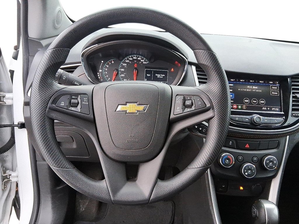 2021 Chevrolet Trax AWD LT in Stratford, Ontario - 12 - w1024h768px