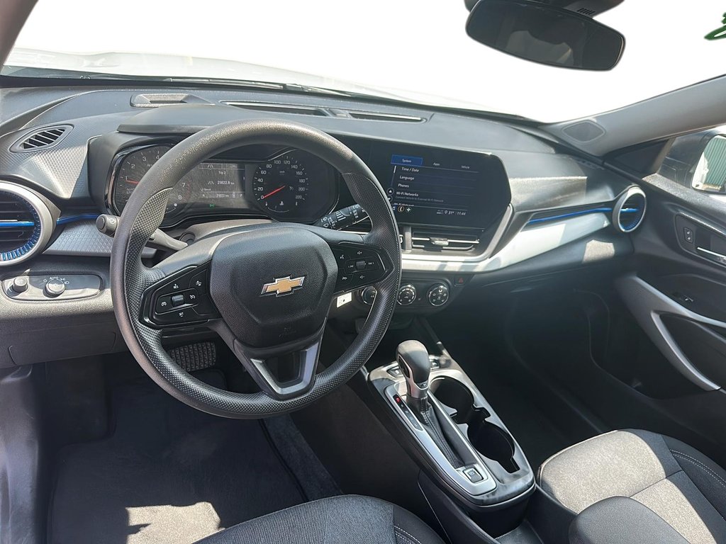 2024 Chevrolet Trax LS in Stratford, Ontario - 9 - w1024h768px