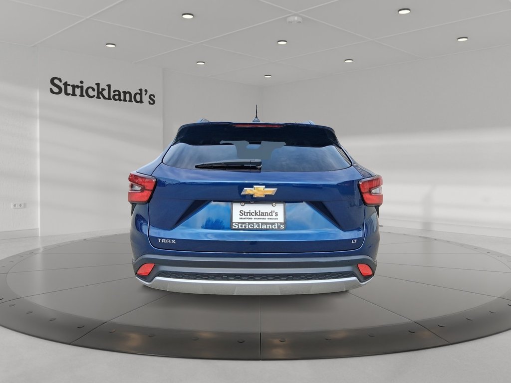 2024 Chevrolet Trax LT in Stratford, Ontario - 3 - w1024h768px