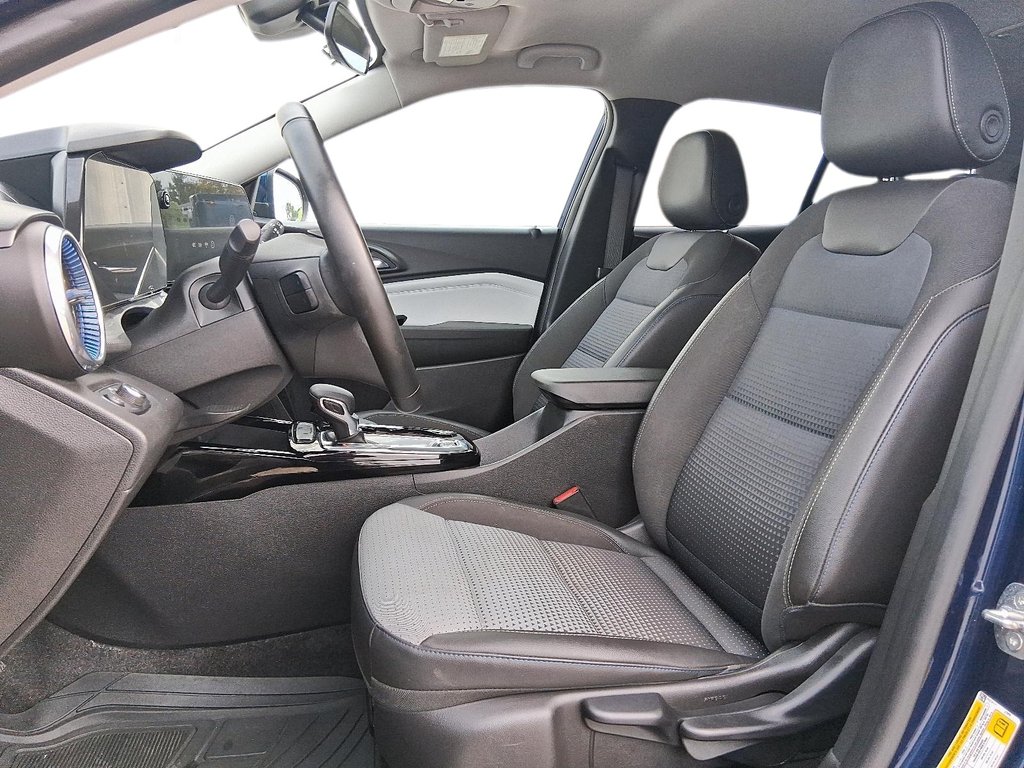 2024 Chevrolet Trax LT in Stratford, Ontario - 8 - w1024h768px
