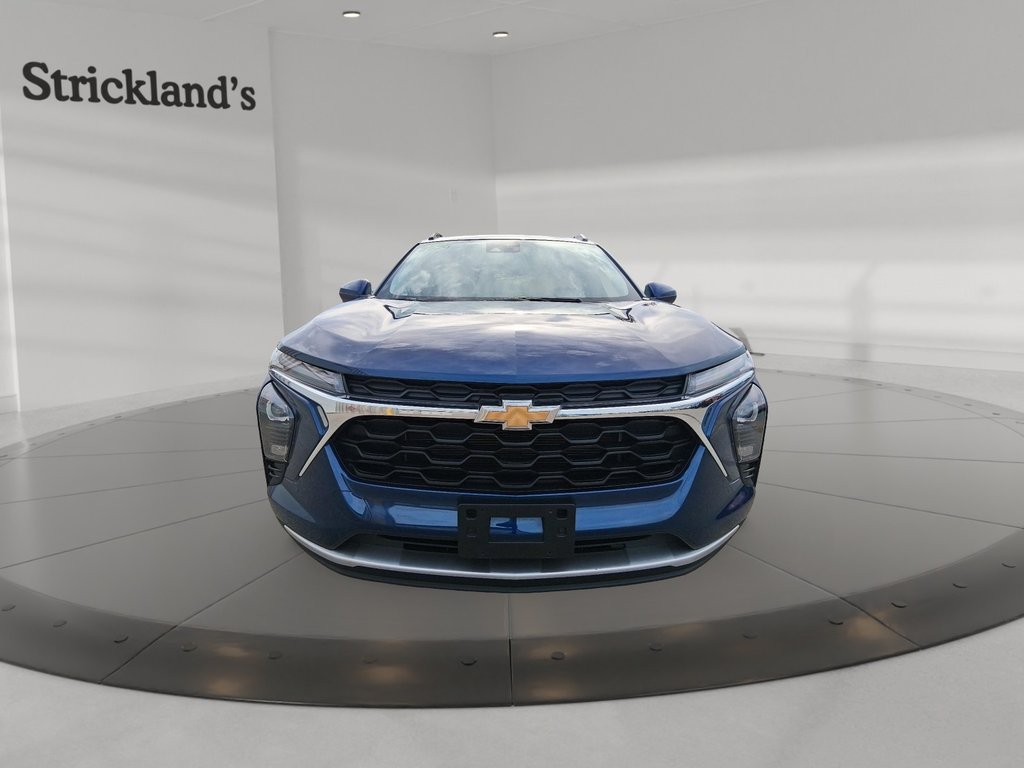 2024 Chevrolet Trax LT in Stratford, Ontario - 2 - w1024h768px