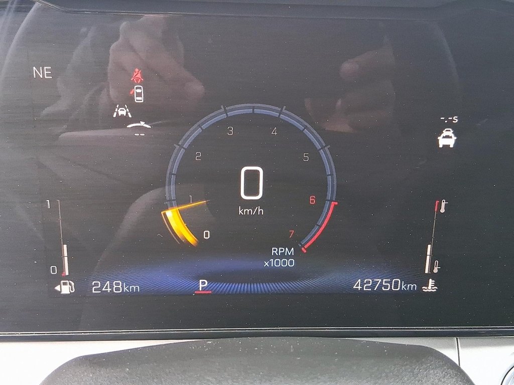 2024 Chevrolet Trax LT in Stratford, Ontario - 12 - w1024h768px