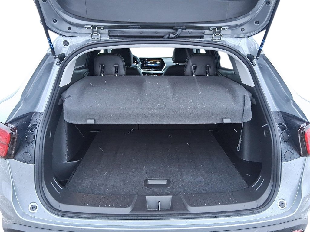 2025 Chevrolet Trax FWD 4dr LT in Stratford, Ontario - 7 - w1024h768px