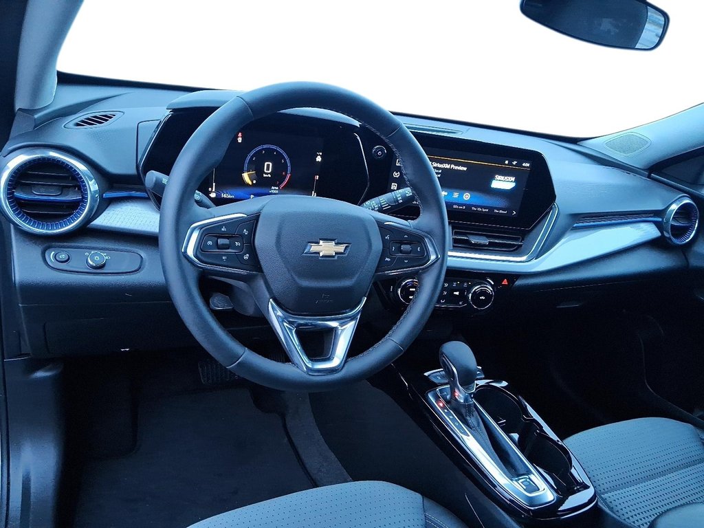 2025 Chevrolet Trax FWD 4dr LT in Stratford, Ontario - 11 - w1024h768px