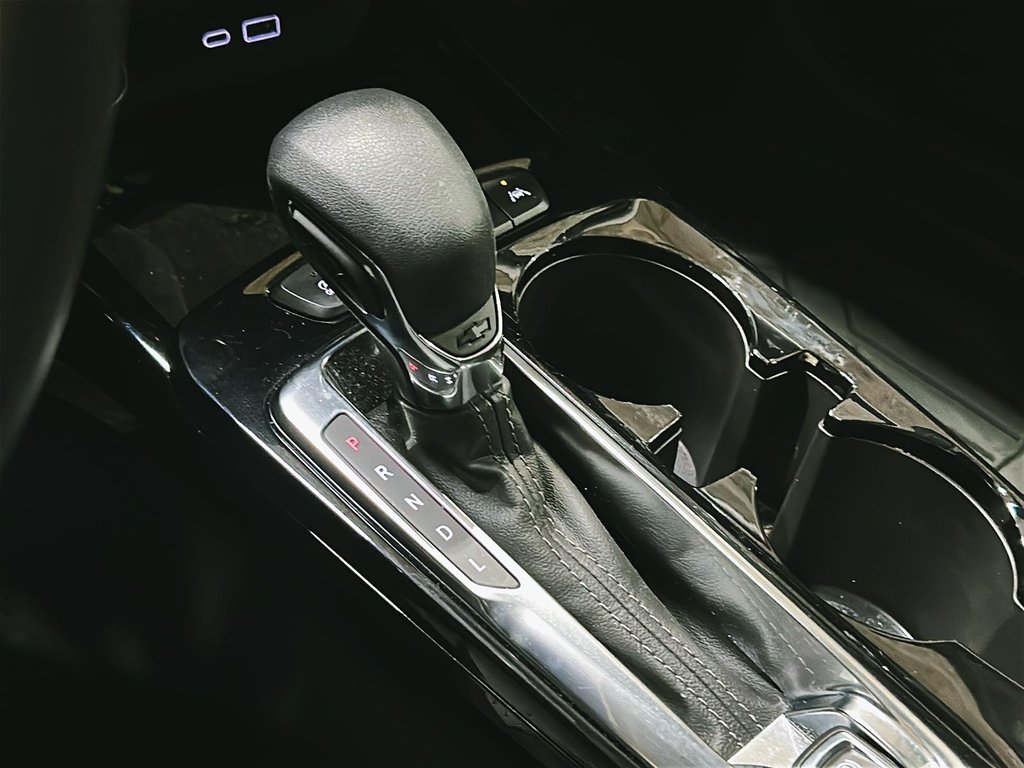 2025 Chevrolet Trax FWD 4dr LT in Stratford, Ontario - 14 - w1024h768px