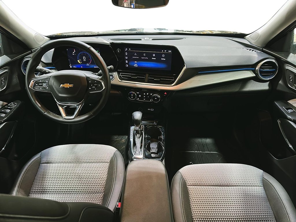 2025 Chevrolet Trax FWD 4dr LT in Stratford, Ontario - 9 - w1024h768px