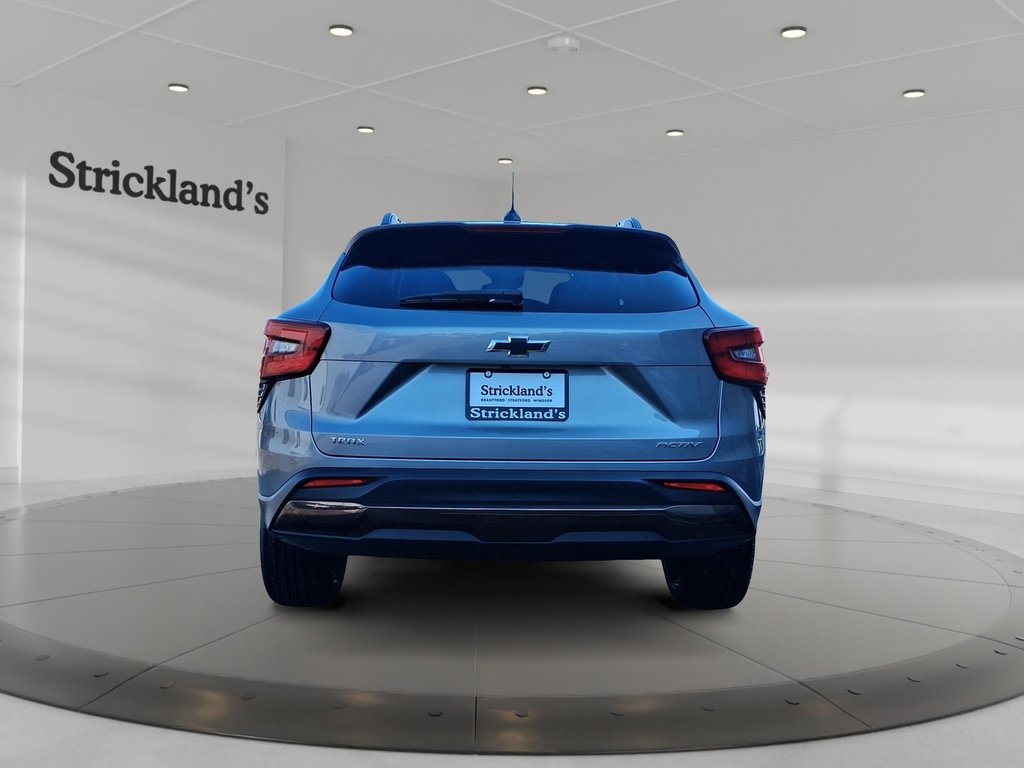 2025 Chevrolet Trax FWD 4dr ACTIV in Stratford, Ontario - 3 - w1024h768px