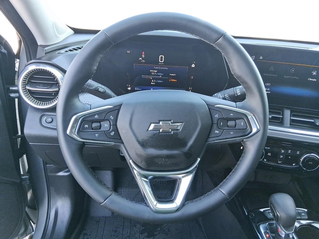 2025 Chevrolet Trax FWD 4dr ACTIV in Stratford, Ontario - 13 - w1024h768px