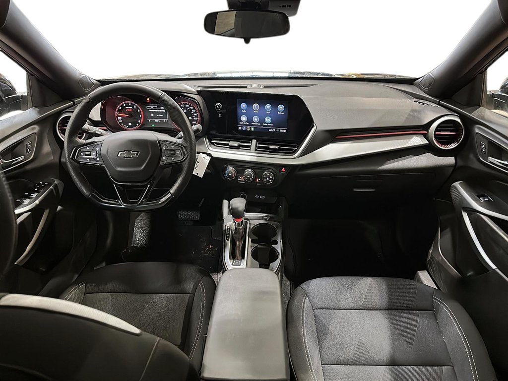 2025 Chevrolet Trax FWD 4dr 1RS in Stratford, Ontario - 8 - w1024h768px