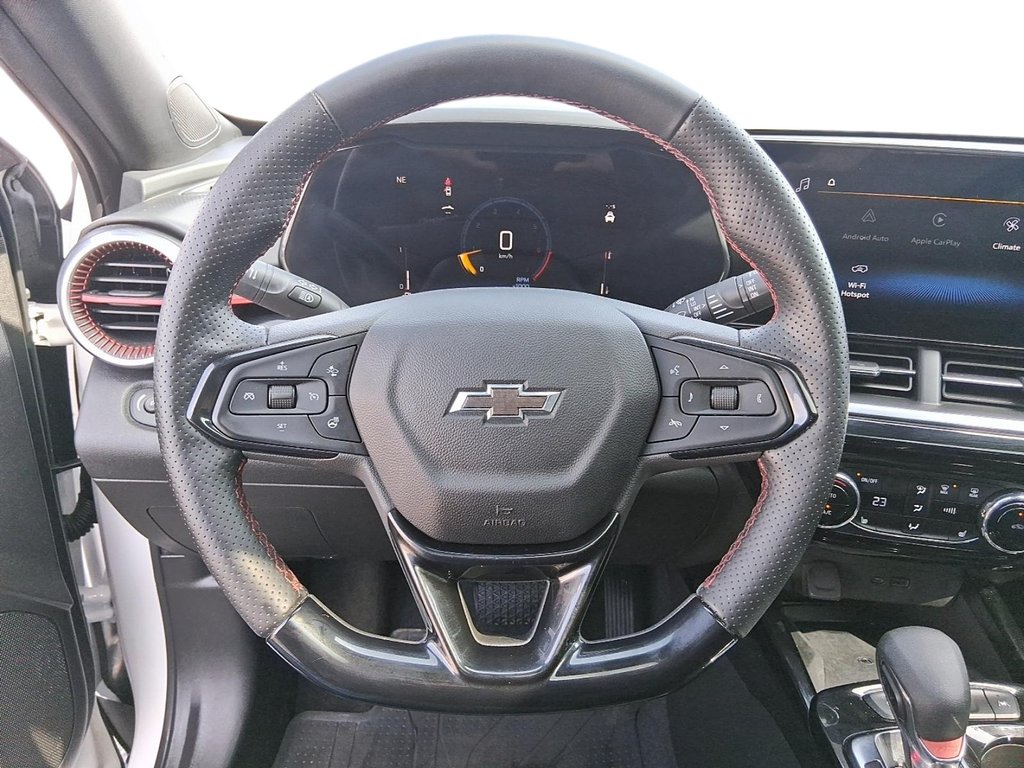 2025 Chevrolet Trax FWD 4dr 2RS in Stratford, Ontario - 13 - w1024h768px