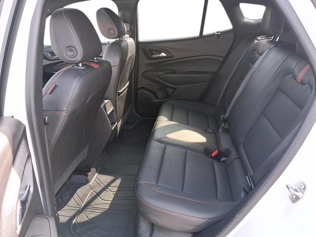 2025 Chevrolet Trax FWD 4dr 2RS in Stratford, Ontario - 10 - w1024h768px