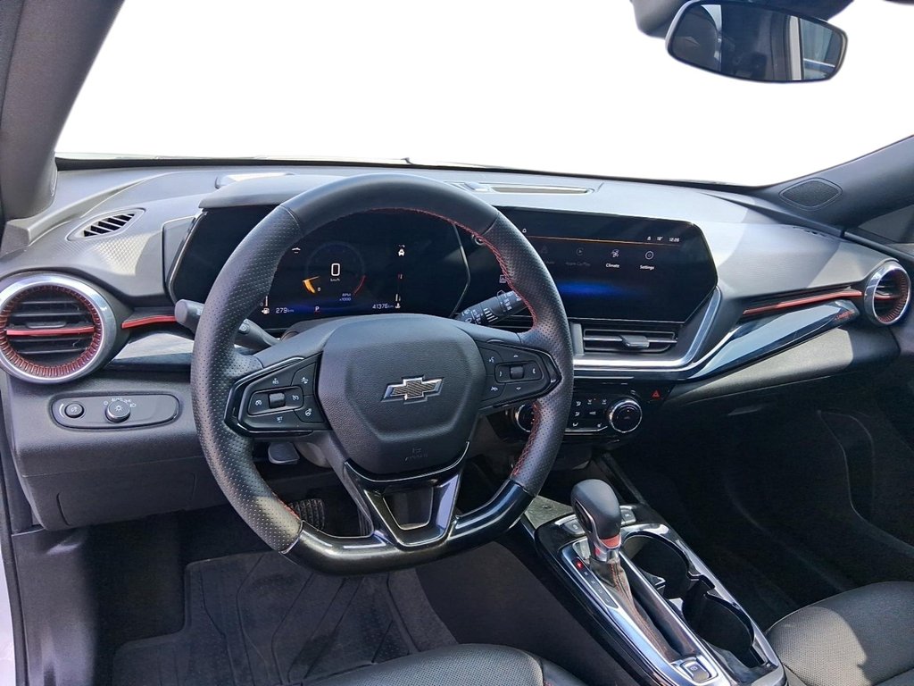 2025 Chevrolet Trax FWD 4dr 2RS in Stratford, Ontario - 11 - w1024h768px