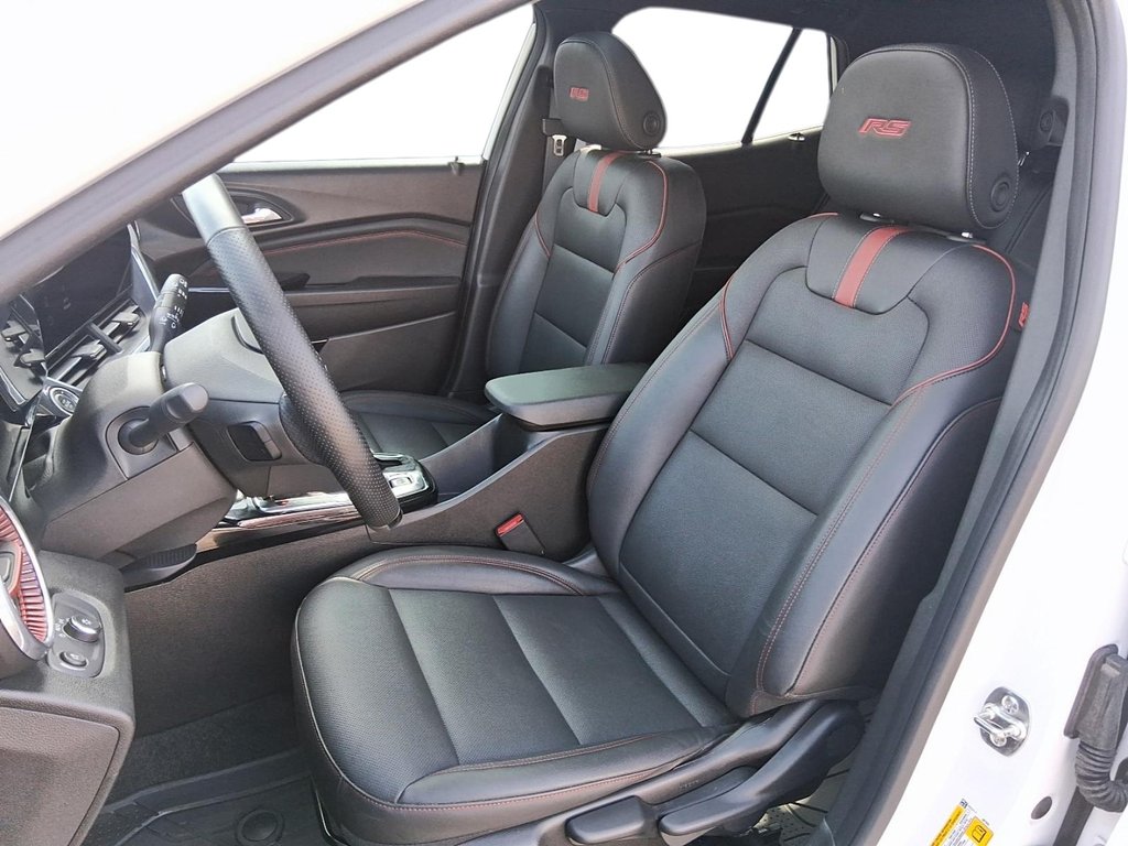 2025 Chevrolet Trax FWD 4dr 2RS in Stratford, Ontario - 9 - w1024h768px