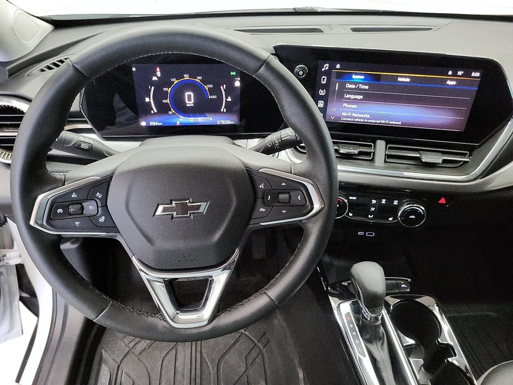 2025 Chevrolet Trax FWD 4dr ACTIV in Stratford, Ontario - 13 - w1024h768px