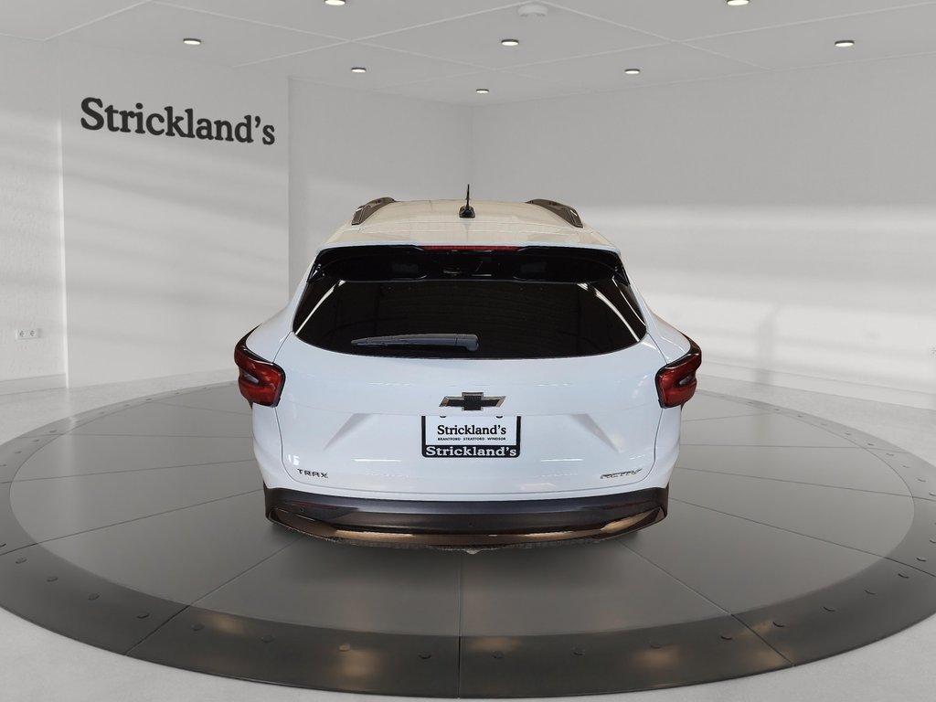 2025 Chevrolet Trax FWD 4dr ACTIV in Stratford, Ontario - 3 - w1024h768px