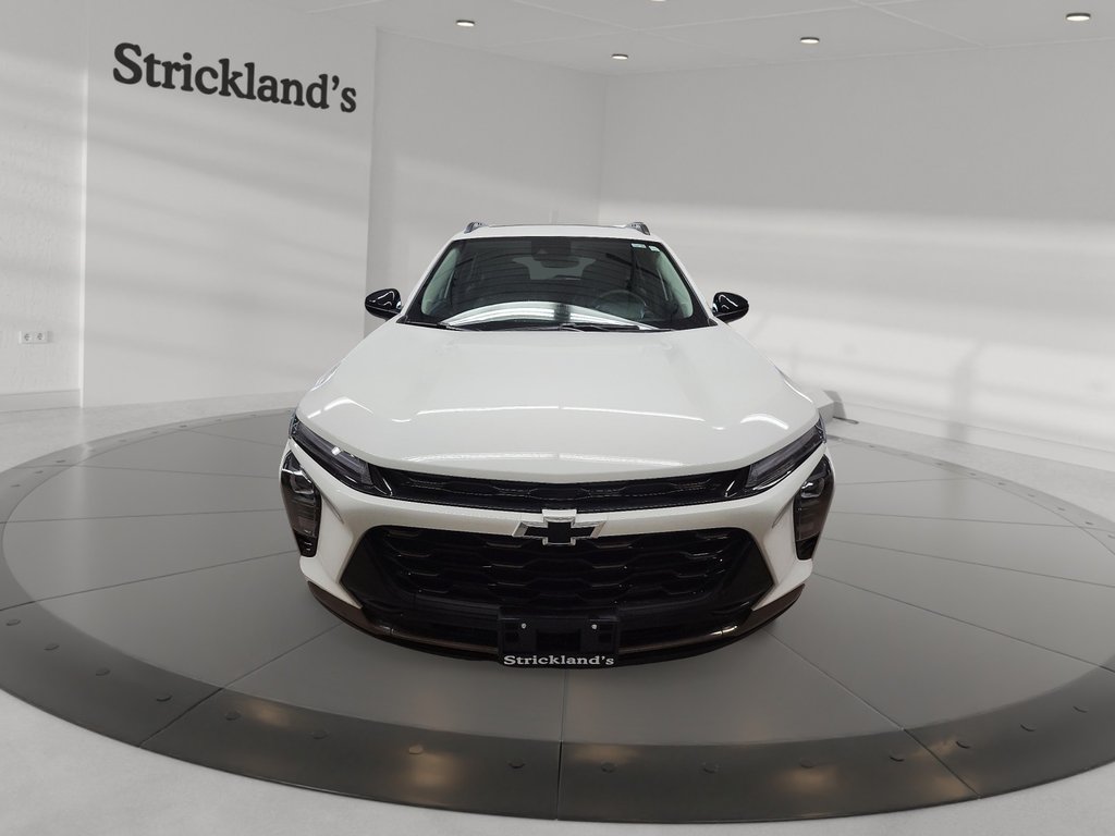 2025 Chevrolet Trax FWD 4dr ACTIV in Stratford, Ontario - 2 - w1024h768px