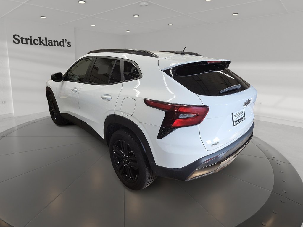 2025 Chevrolet Trax FWD 4dr ACTIV in Stratford, Ontario - 4 - w1024h768px