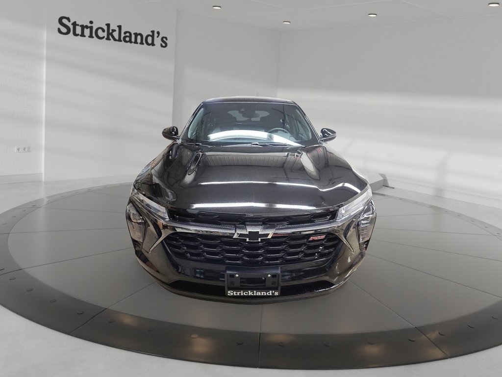 2025 Chevrolet Trax FWD 4dr 1RS in Stratford, Ontario - 2 - w1024h768px