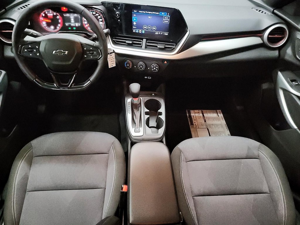 2025 Chevrolet Trax FWD 4dr 1RS in Stratford, Ontario - 9 - w1024h768px