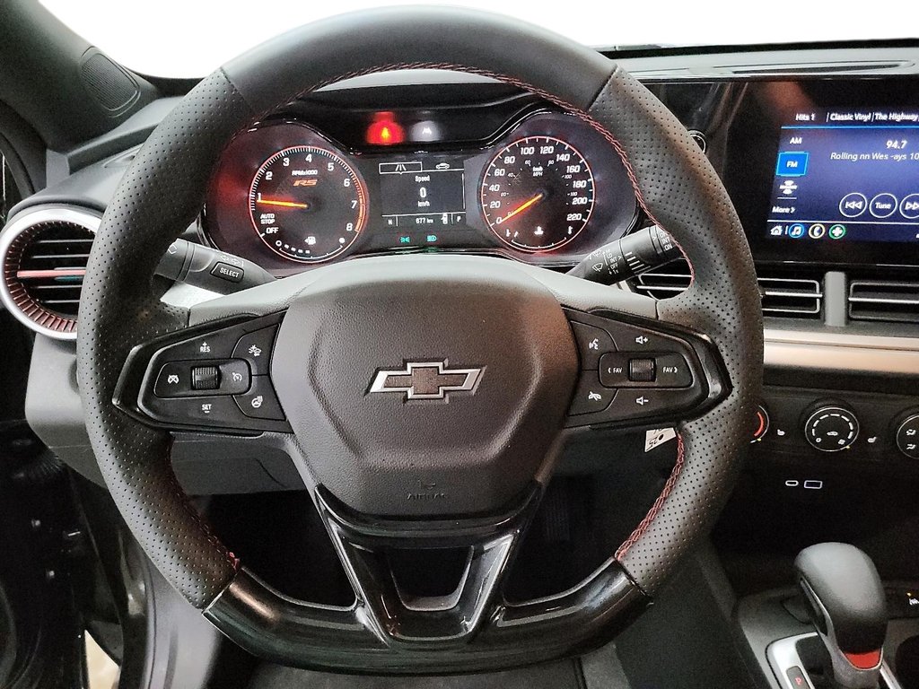 2025 Chevrolet Trax FWD 4dr 1RS in Stratford, Ontario - 11 - w1024h768px