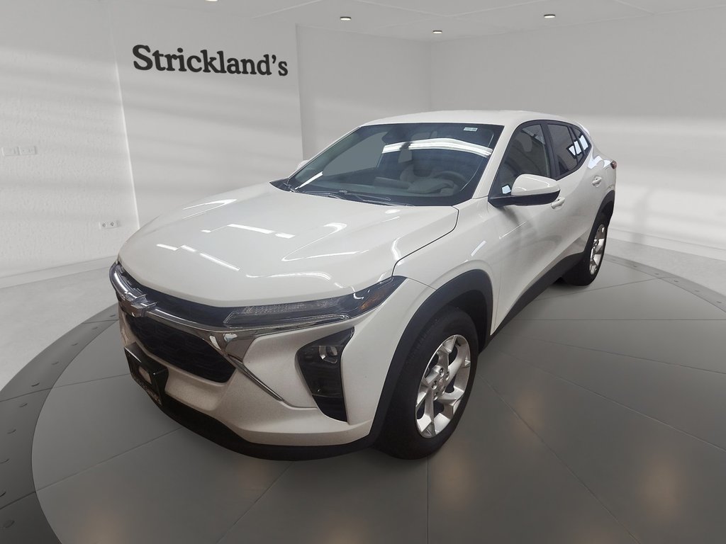 2025 Chevrolet Trax FWD 4dr LS in Stratford, Ontario - 1 - w1024h768px