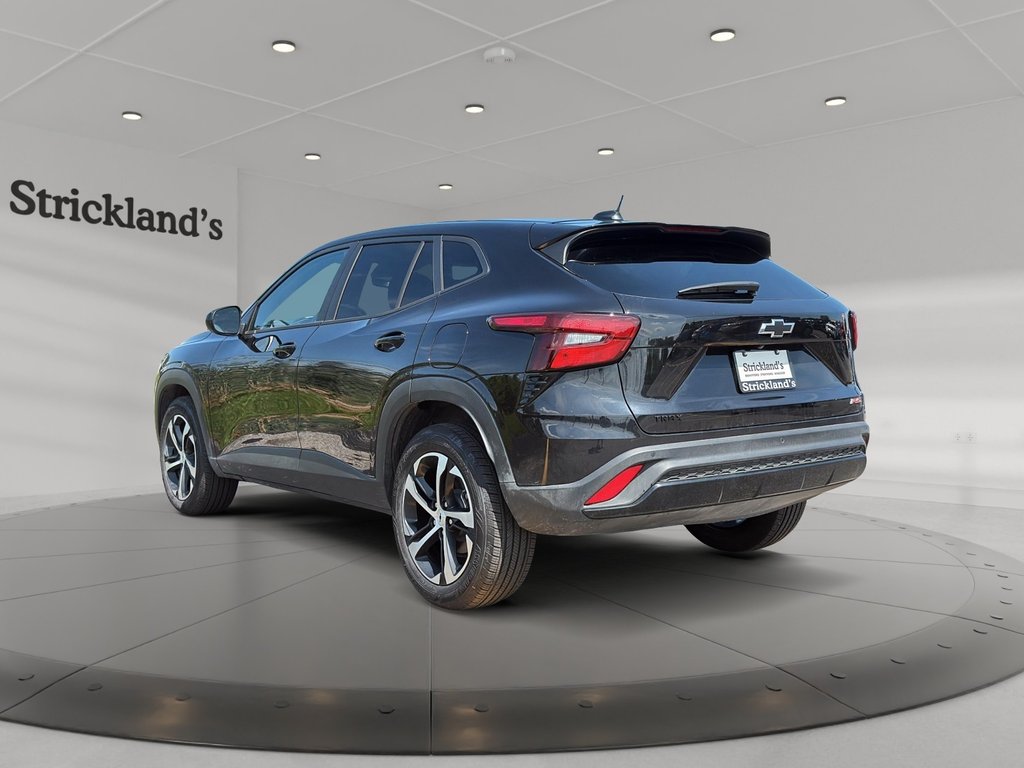 2025 Chevrolet Trax FWD 4dr 1RS in Stratford, Ontario - 4 - w1024h768px