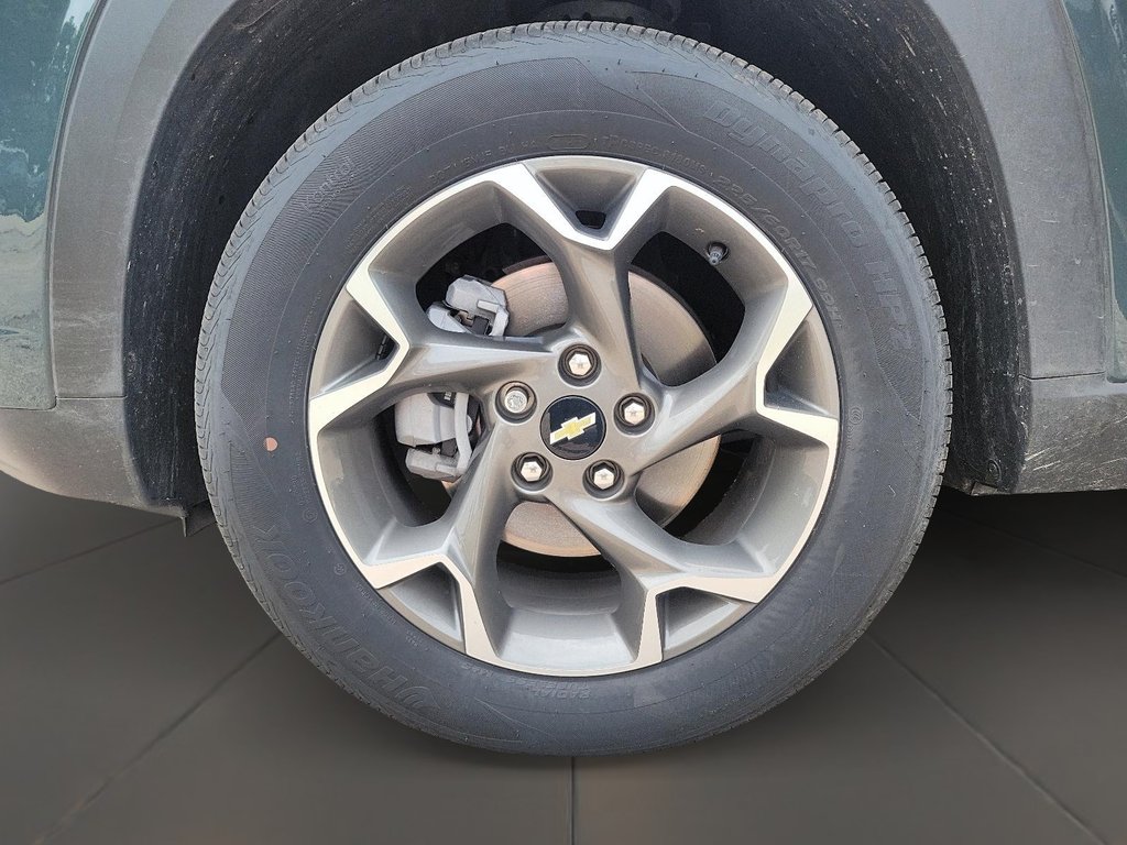 2026 Chevrolet Trax FWD 4dr LT in Stratford, Ontario - 7 - w1024h768px