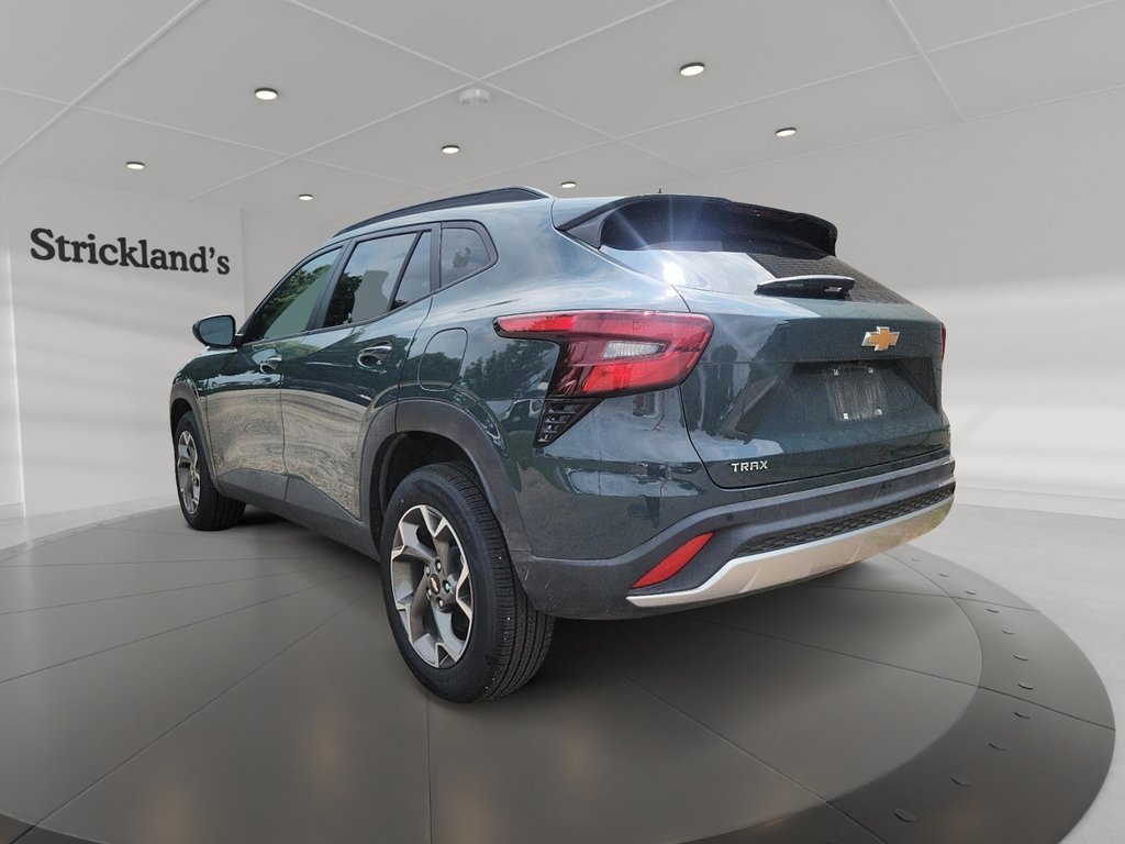 2026 Chevrolet Trax FWD 4dr LT in Stratford, Ontario - 4 - w1024h768px