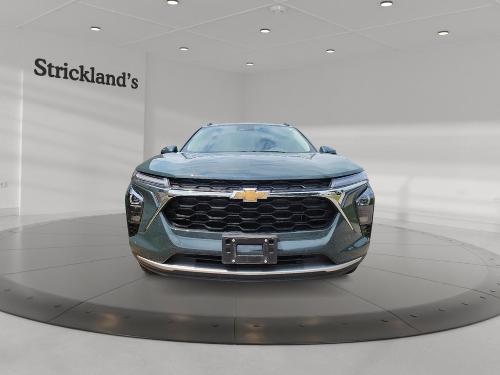 2026 Chevrolet Trax FWD 4dr LT in Stratford, Ontario - 2 - w1024h768px