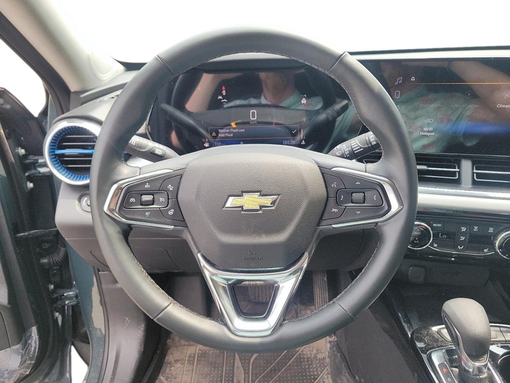 2026 Chevrolet Trax FWD 4dr LT in Stratford, Ontario - 11 - w1024h768px