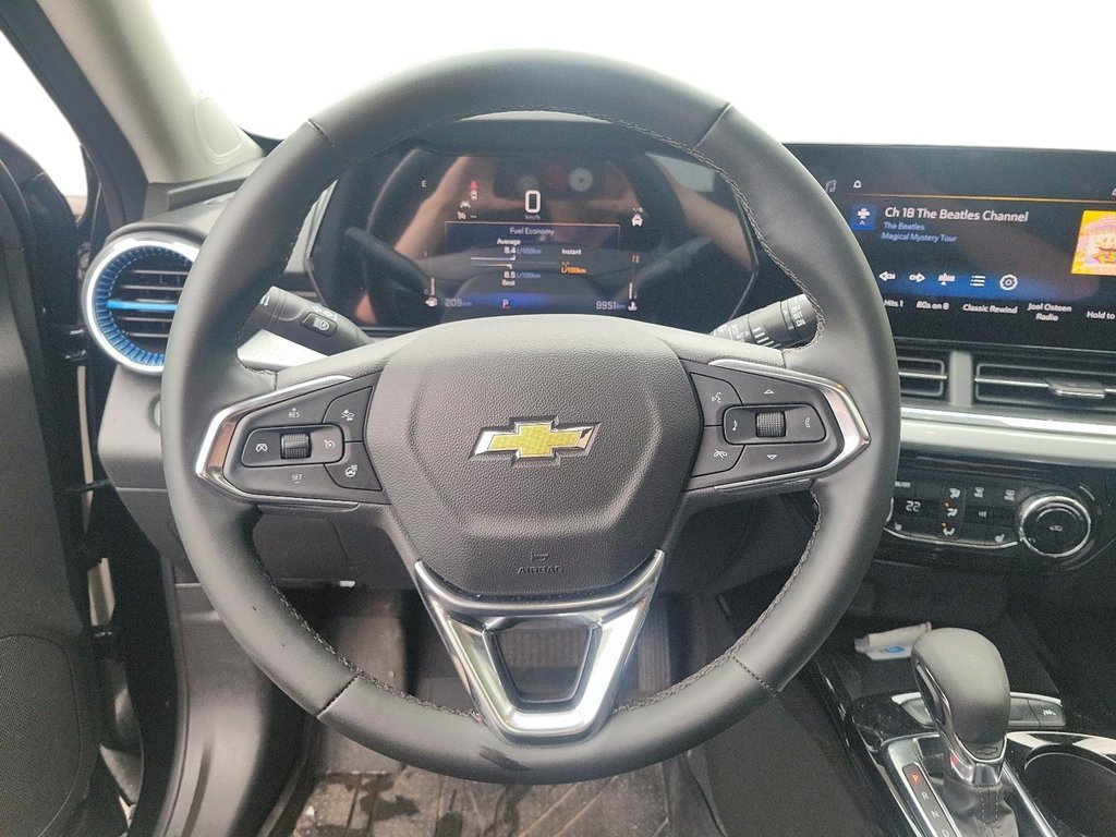 2026 Chevrolet Trax FWD 4dr LT in Stratford, Ontario - 11 - w1024h768px