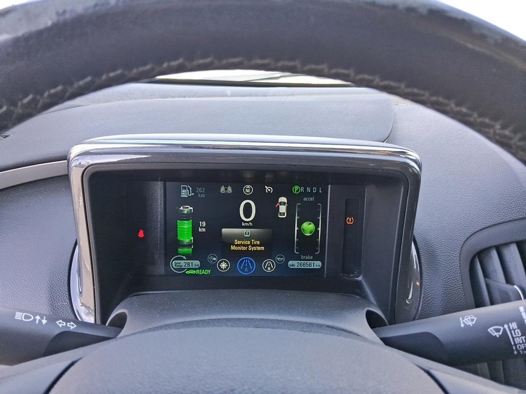 2014 Chevrolet Volt 5-Door Hatchback in Stratford, Ontario - 13 - w1024h768px