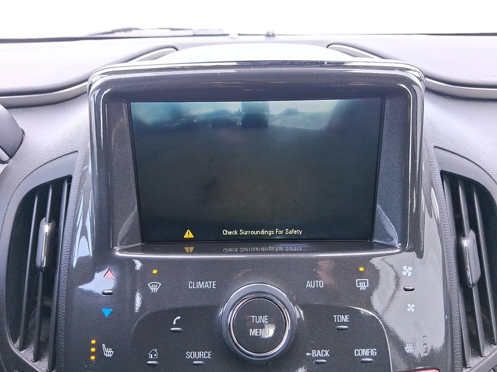 2014 Chevrolet Volt 5-Door Hatchback in Stratford, Ontario - 16 - w1024h768px