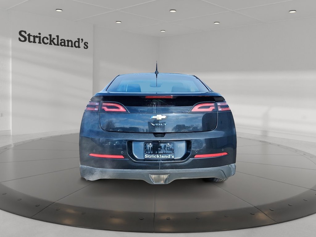 2014 Chevrolet Volt 5-Door Hatchback in Stratford, Ontario - 3 - w1024h768px