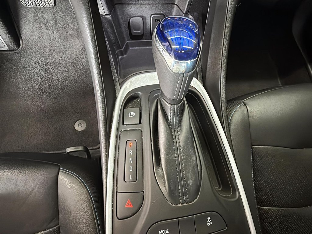 2018 Chevrolet Volt LT in Stratford, Ontario - 14 - w1024h768px