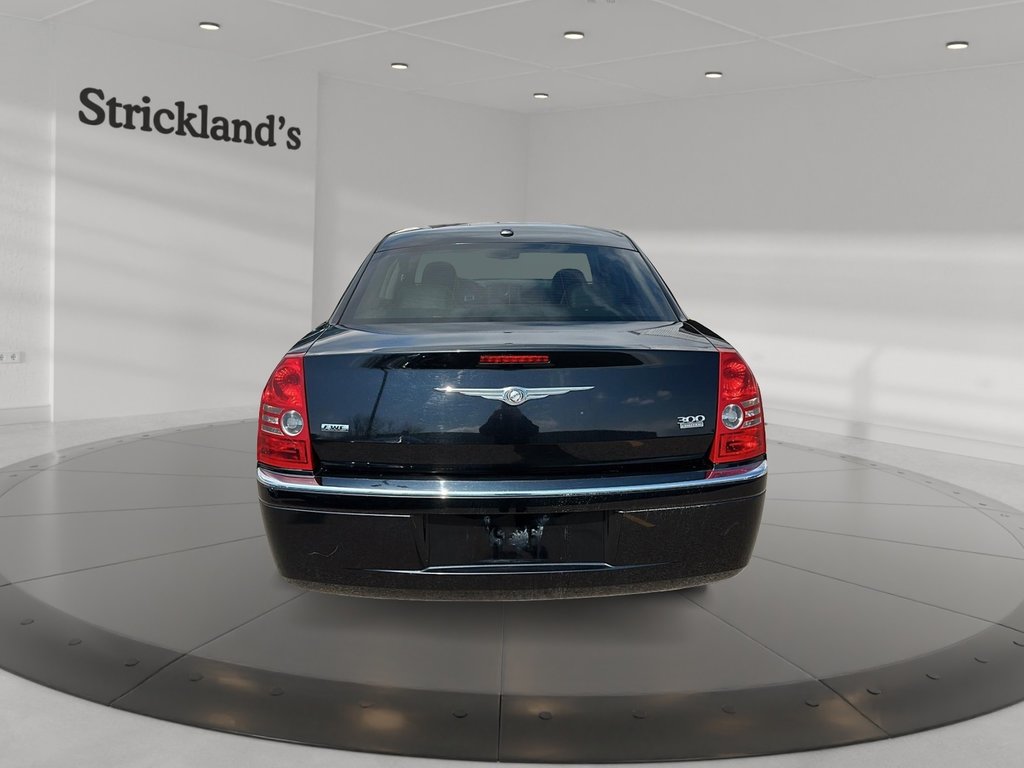 2010 Chrysler 300 Limited Sedan AWD in Stratford, Ontario - 3 - w1024h768px