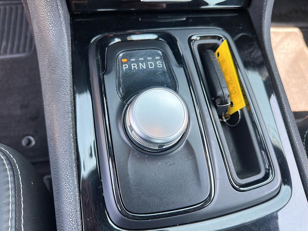 2018 Chrysler 300 S in Stratford, Ontario - 14 - w1024h768px