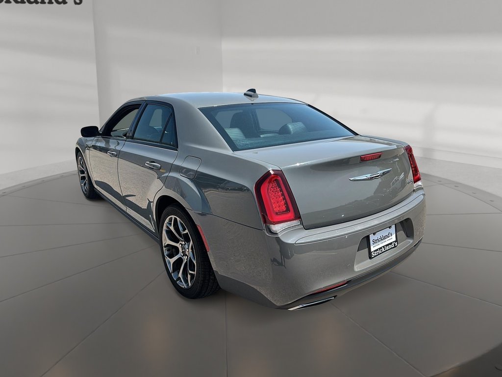 2018 Chrysler 300 S in Stratford, Ontario - 4 - w1024h768px