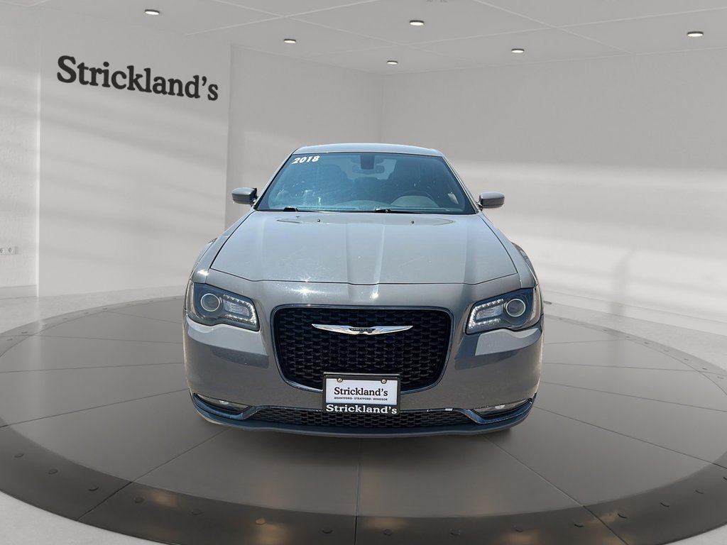 2018 Chrysler 300 S in Stratford, Ontario - 2 - w1024h768px