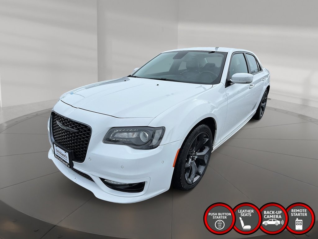 2022 Chrysler 300 Touring L in Stratford, Ontario - 1 - w1024h768px