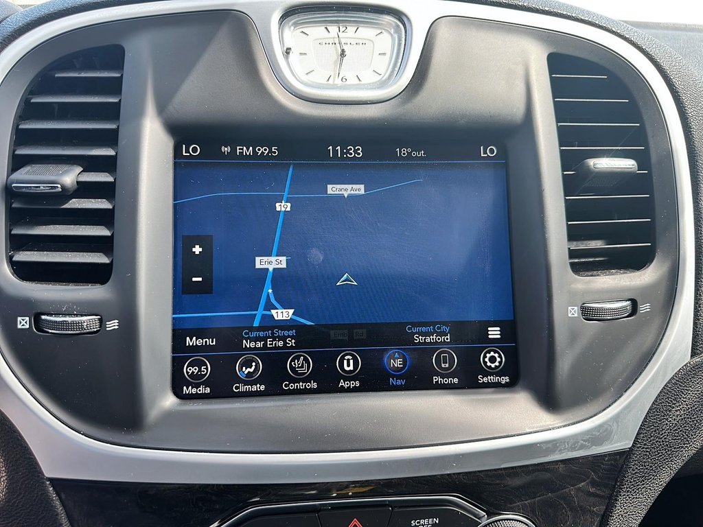 2023 Chrysler 300 Touring L AWD in Stratford, Ontario - 19 - w1024h768px