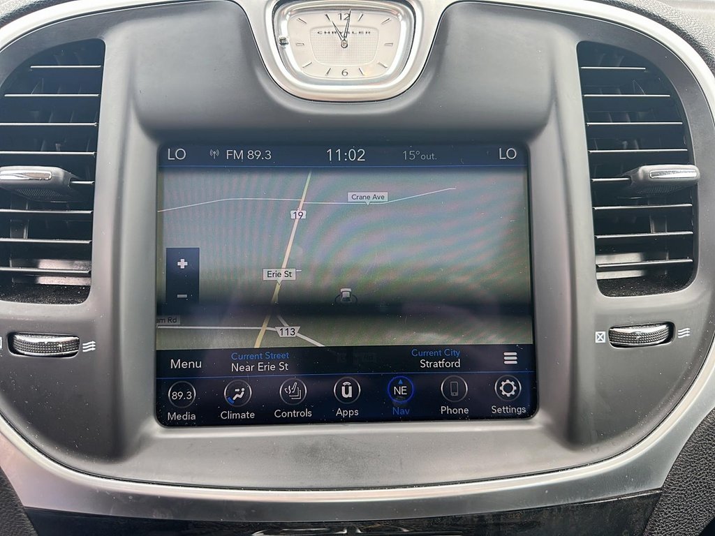 2023 Chrysler 300 Touring L AWD in Stratford, Ontario - 17 - w1024h768px