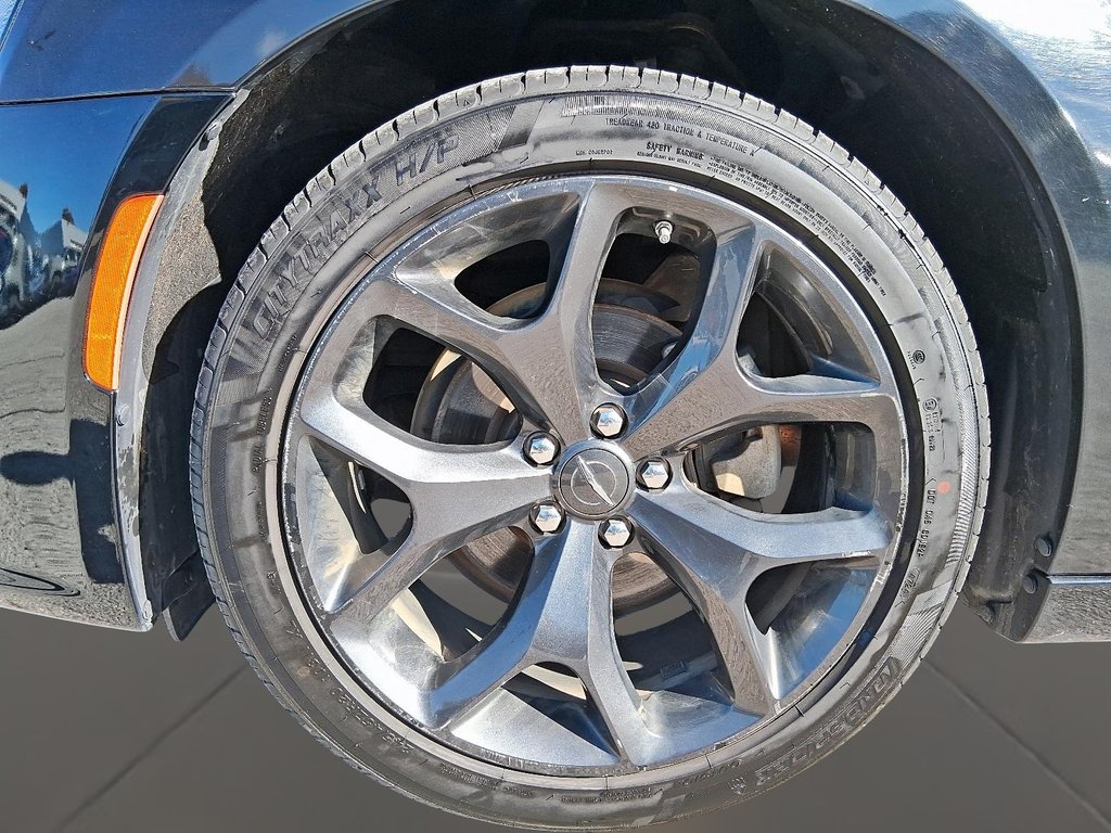 2023 Chrysler 300 S 300s RWD in Stratford, Ontario - 7 - w1024h768px