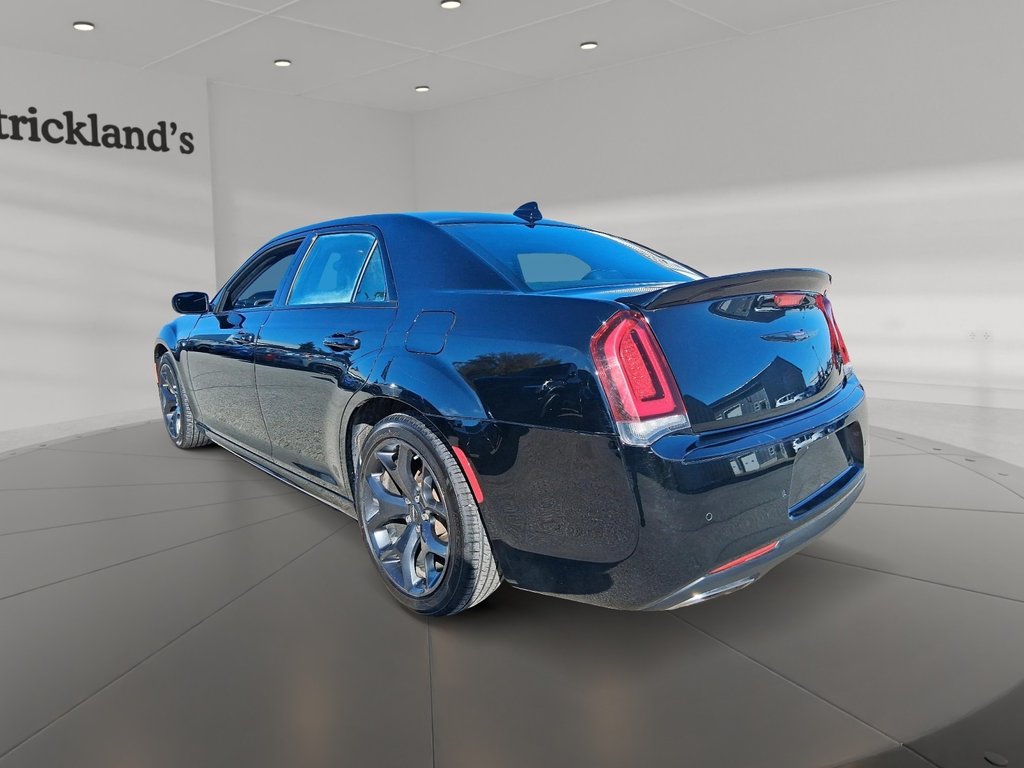2023 Chrysler 300 S 300s RWD in Stratford, Ontario - 4 - w1024h768px